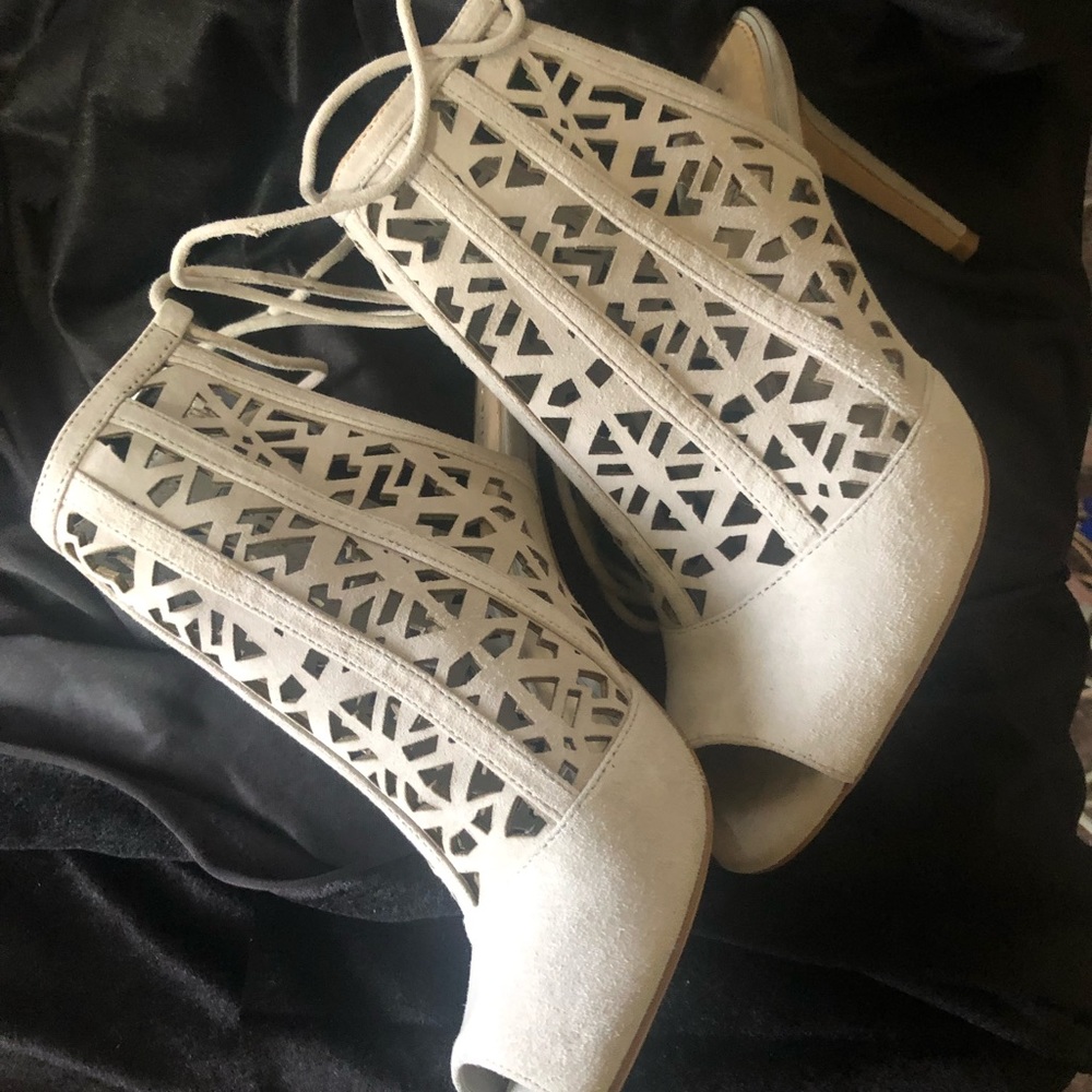 Sandals - Picture 3 of 4